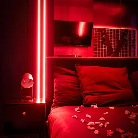 L'interdit A Sensual And Intimate Love * Rouen