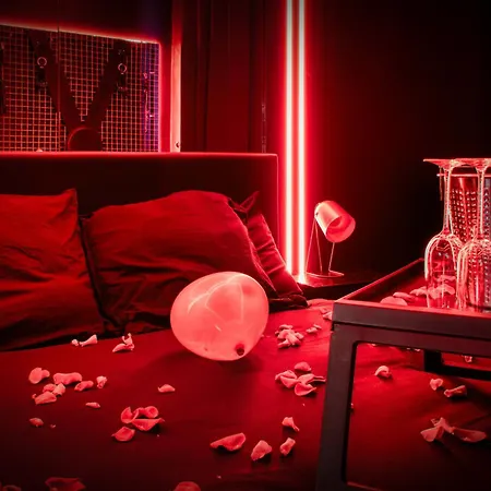 L'interdit A Sensual And Intimate Love Apartment